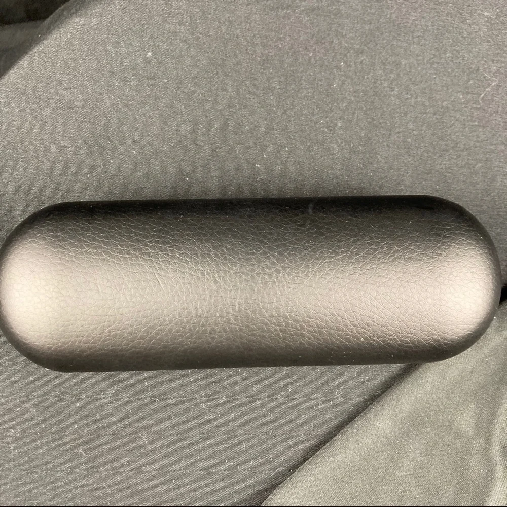 Oakley sunglasses case - Picture 5 of 6